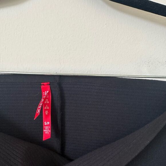 Spanx Waist Compression Black Leggings Size S - Picture 3 of 4